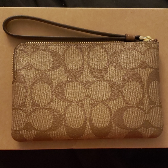 Coach Wristlet - Picture 2 of 7